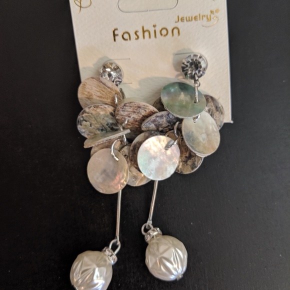 Jewelry - Pearl Drop Earrings